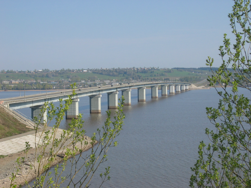 Мостовой переход через р. Чусовую на автодороге Пермь - Березники.